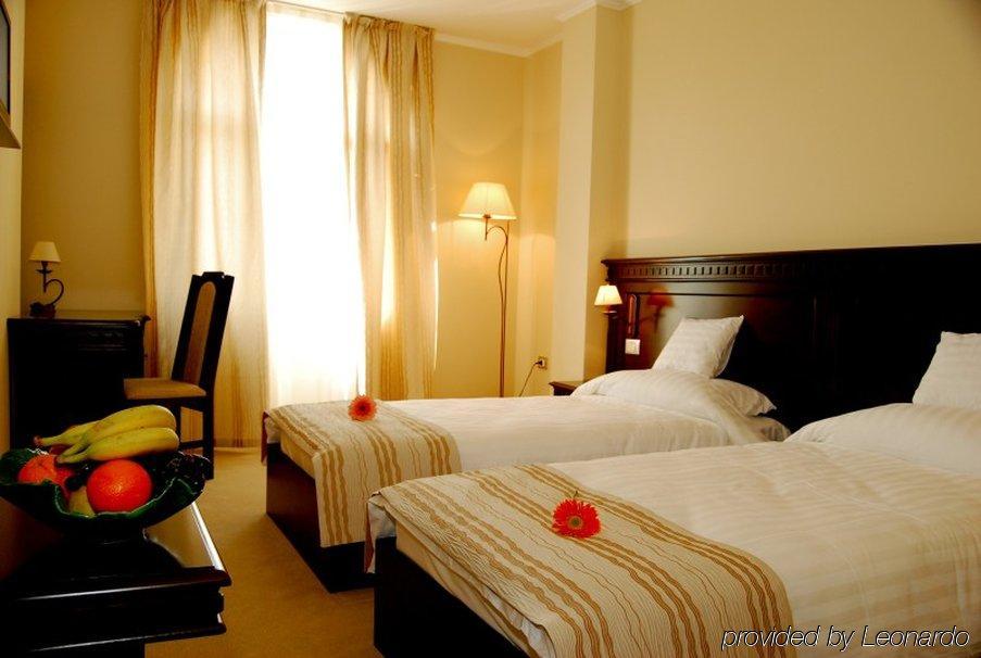 Royal Class Hotel Κλουζ-Ναπόκα Δωμάτιο φωτογραφία